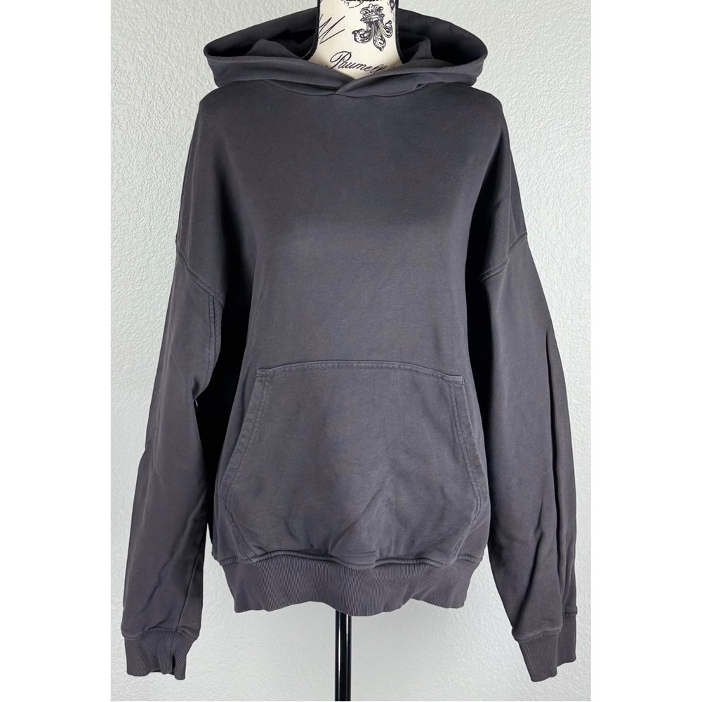 Gymshark Charcoal Black Hooded Sweatshirt Athleisure Loungewear, size Medium